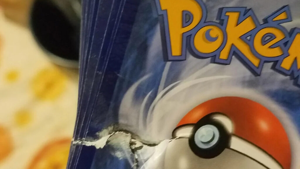 Cartes Pokemon sauvent la vie d’un fan après avoir stoppé une balle perdue de 9mm
